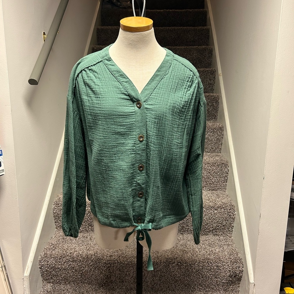 Listicle Green Cotton Gauze Women's Shirt